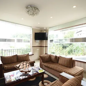 Hotel Galaxy ***